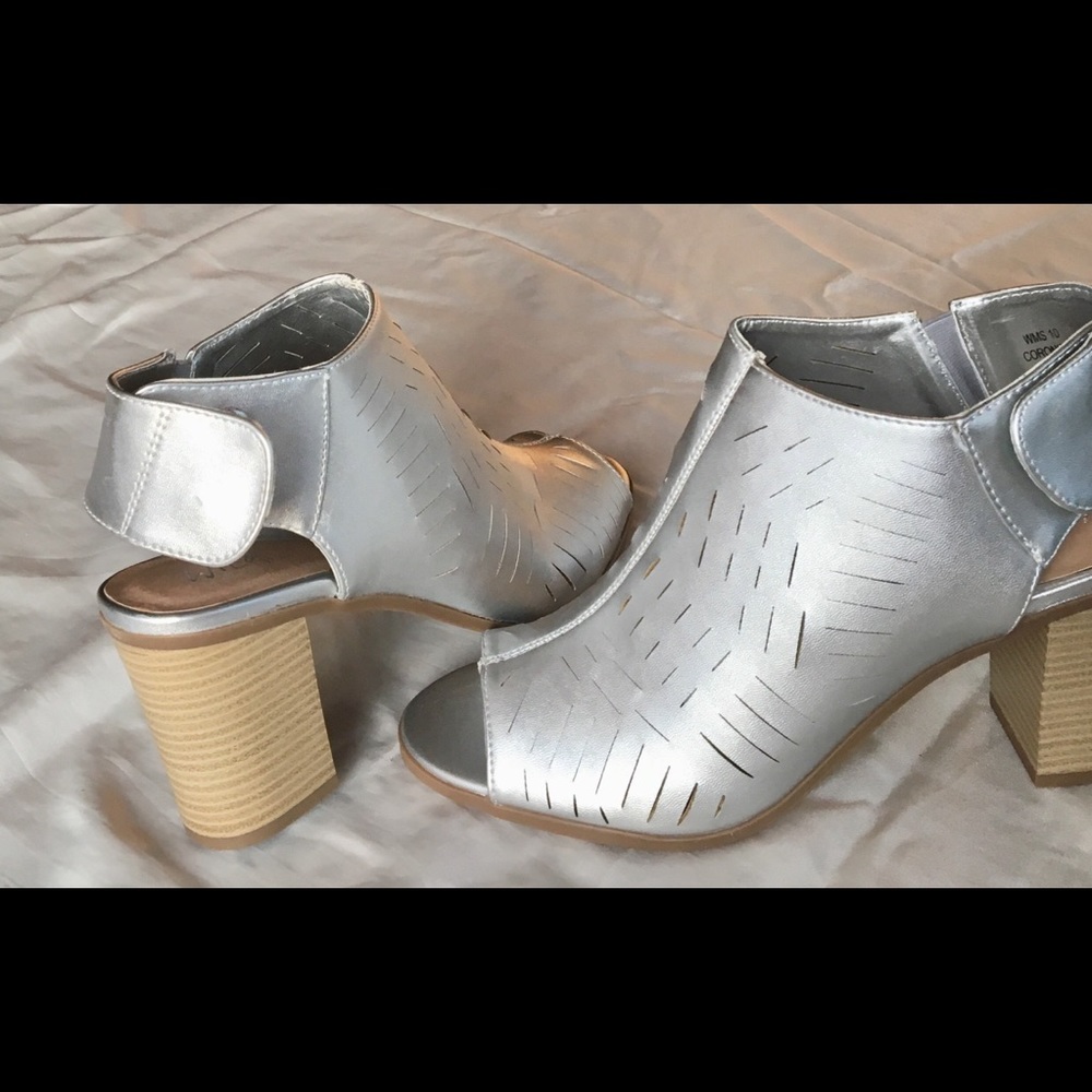 Silver Wild Pair sandal